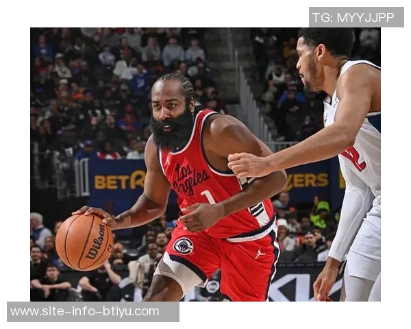 哈登称赞团队合作精神近12场比赛10胜体现集体力量