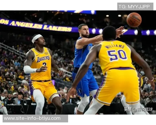 浓眉带病坚持比赛期间两次呕吐全力以赴助球队争胜